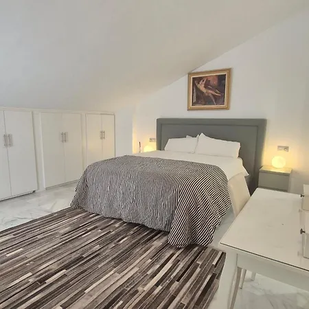Atico Duplex En Milla De Oro Marbella